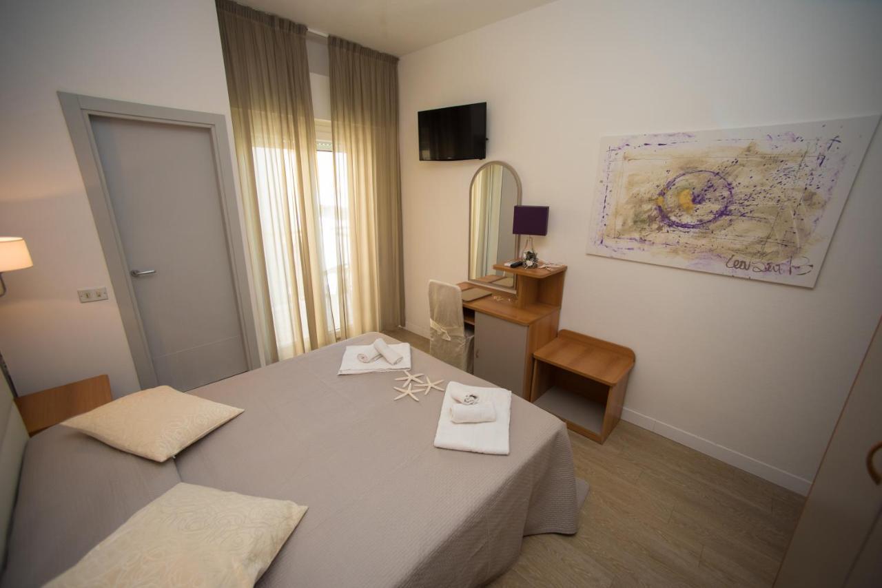 Hotel Ermeti B&B Brunch Riccione Luaran gambar