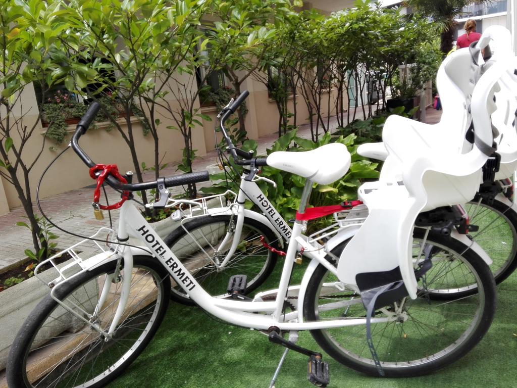 Hotel Ermeti B&B Brunch Riccione Luaran gambar