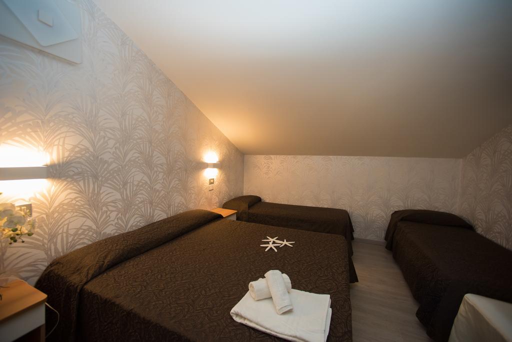 Hotel Ermeti B&B Brunch Riccione Luaran gambar