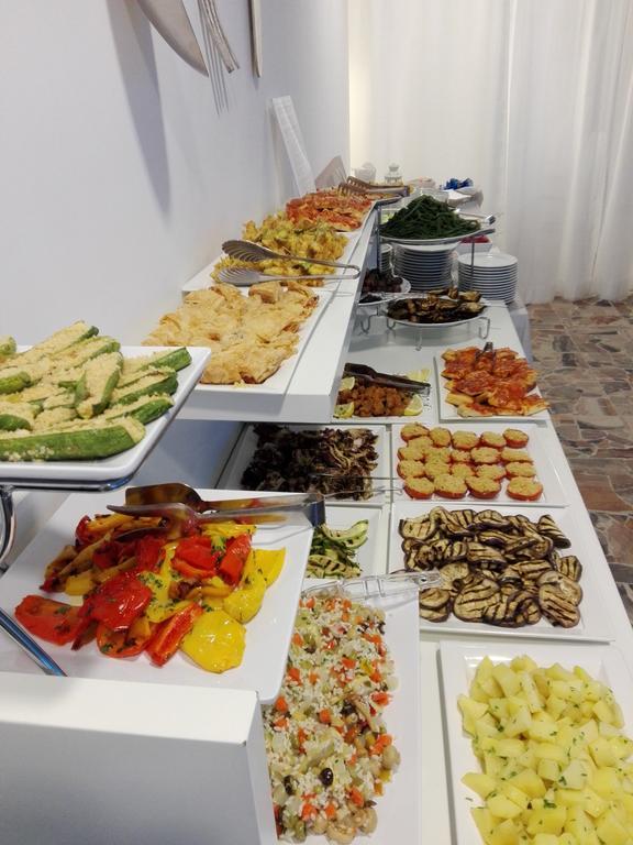 Hotel Ermeti B&B Brunch Riccione Luaran gambar