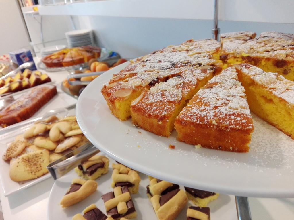 Hotel Ermeti B&B Brunch Riccione Luaran gambar