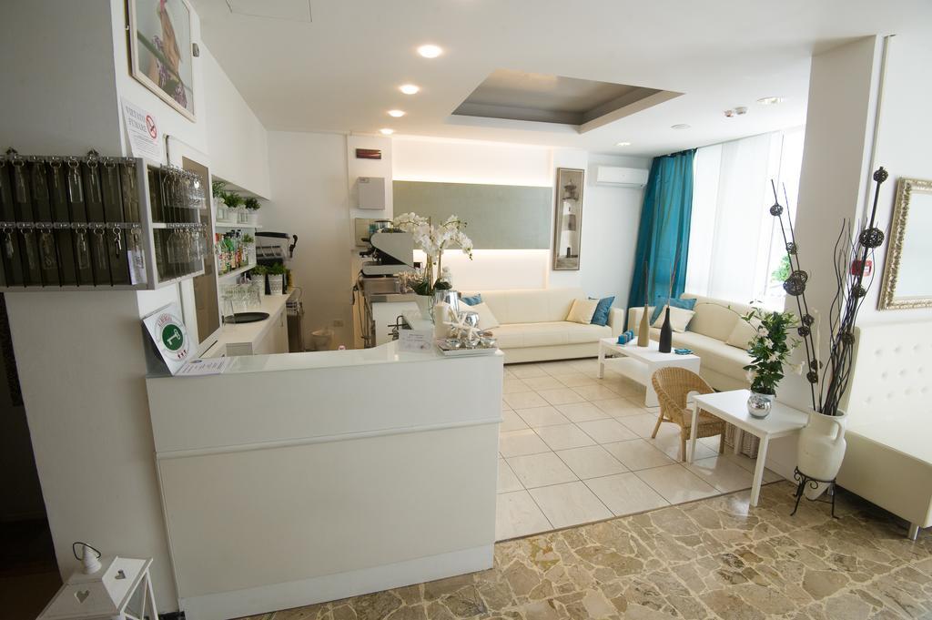 Hotel Ermeti B&B Brunch Riccione Luaran gambar