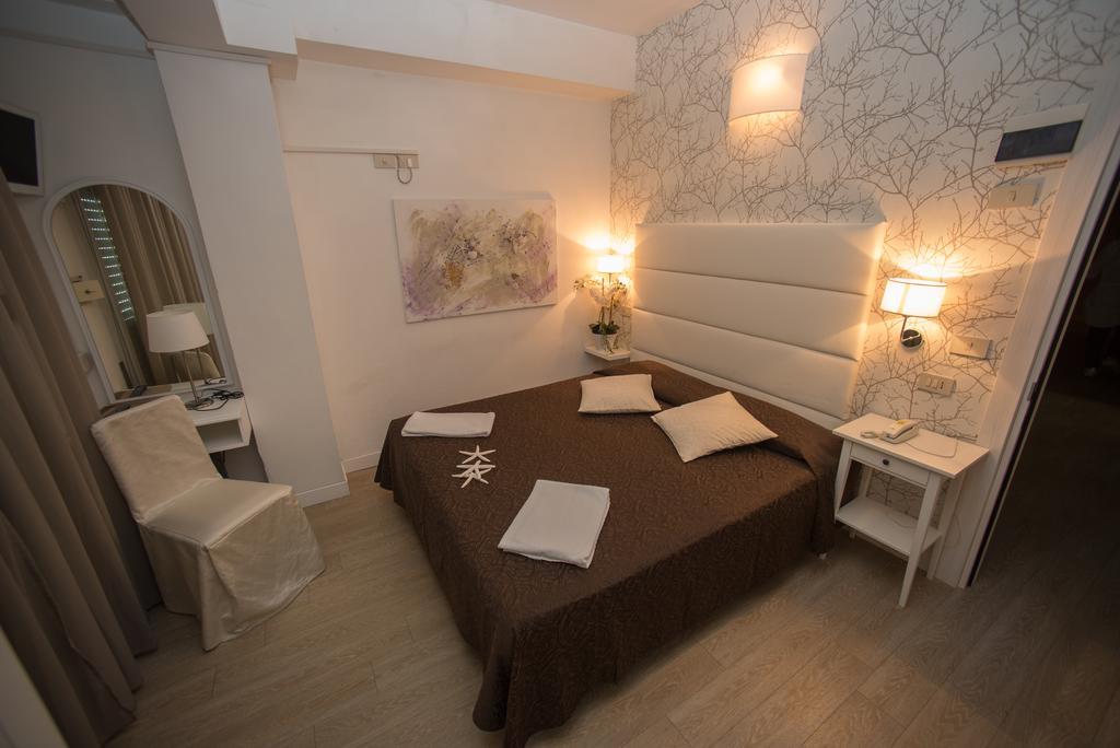 Hotel Ermeti B&B Brunch Riccione Luaran gambar