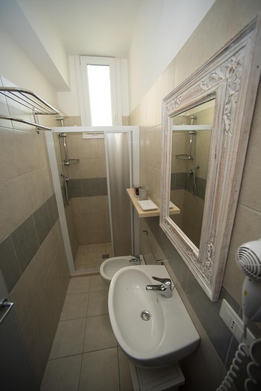 Hotel Ermeti B&B Brunch Riccione Luaran gambar