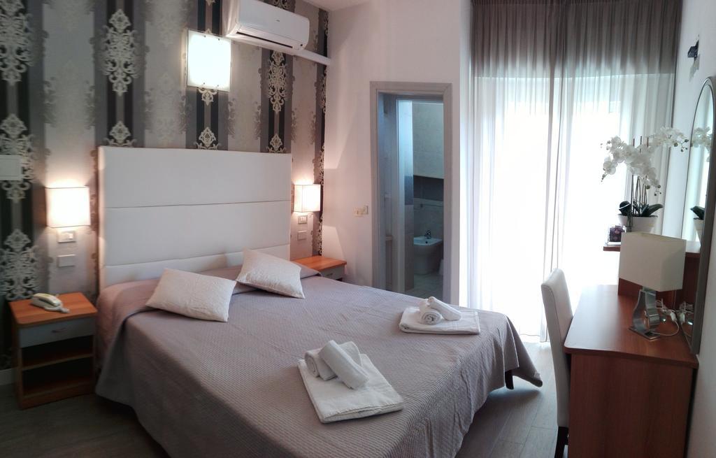 Hotel Ermeti B&B Brunch Riccione Luaran gambar