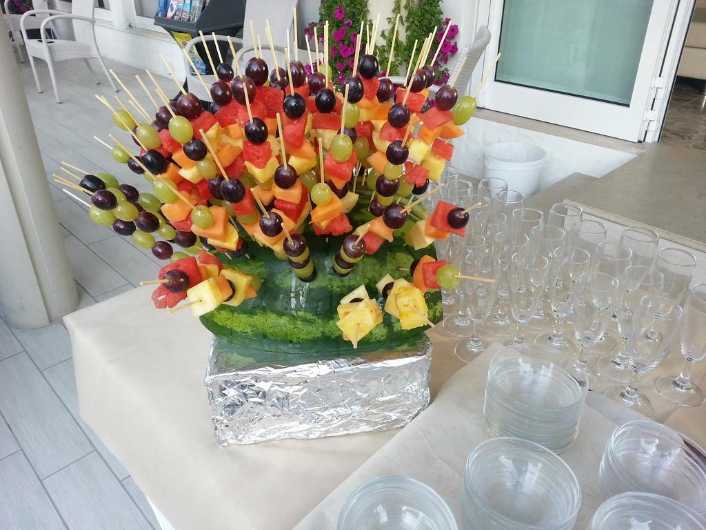 Hotel Ermeti B&B Brunch Riccione Luaran gambar