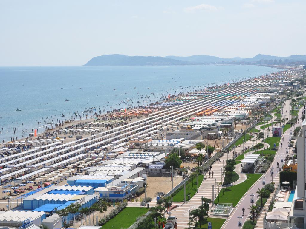 Hotel Ermeti B&B Brunch Riccione Luaran gambar